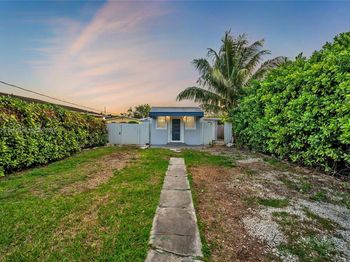 2372 NW 34th St