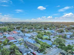 2372 NW 34th St, Miami FL 33142