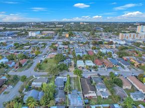 2372 NW 34th St, Miami FL 33142