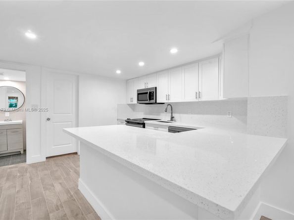 2372 NW 34th St, Miami FL 33142