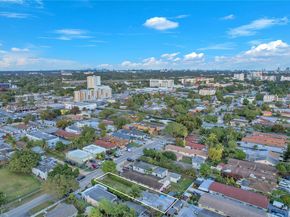 2372 NW 34th St, Miami FL 33142