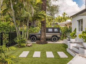901 NW 7th St Rd, Miami FL 33136