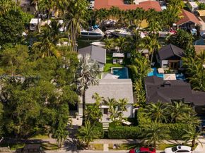 901 NW 7th St Rd, Miami FL 33136