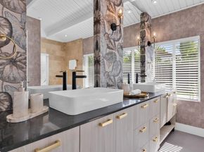 901 NW 7th St Rd, Miami FL 33136