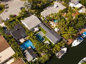 901 NW 7th St Rd, Miami FL 33136