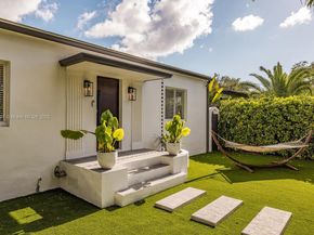 901 NW 7th St Rd, Miami FL 33136