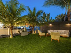 901 NW 7th St Rd, Miami FL 33136