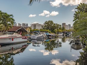 901 NW 7th St Rd, Miami FL 33136