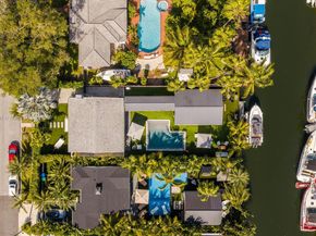 901 NW 7th St Rd, Miami FL 33136