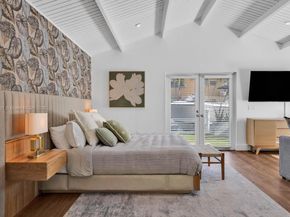 901 NW 7th St Rd, Miami FL 33136