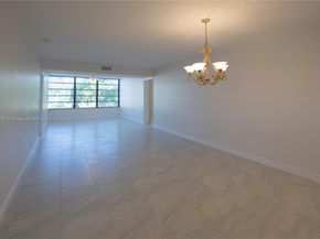 1717 Whitehall Dr 201, Davie FL 33324