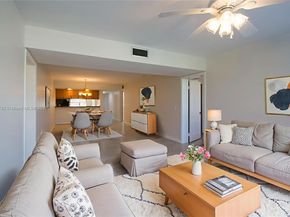 1717 Whitehall Dr 201, Davie FL 33324