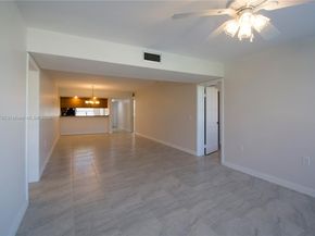 1717 Whitehall Dr 201, Davie FL 33324