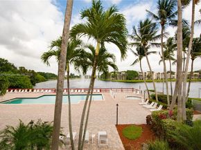 1717 Whitehall Dr 201, Davie FL 33324