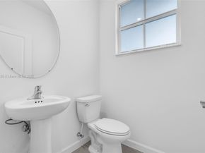 2357 NW 122nd Ter, Miami FL 33167