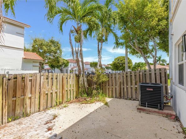 10829 NW 79th St, Doral FL 33178