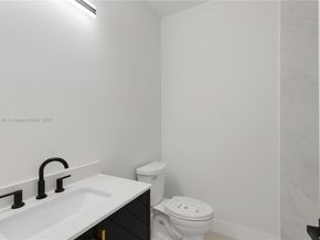 10829 NW 79th St, Doral FL 33178