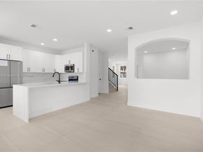 10829 NW 79th St, Doral FL 33178