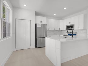 10829 NW 79th St, Doral FL 33178