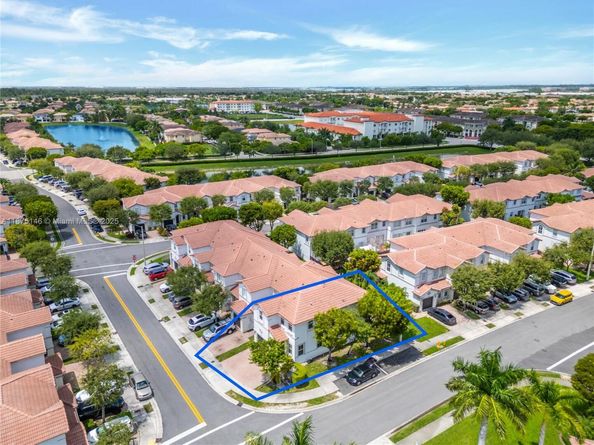 10829 NW 79th St, Doral FL 33178