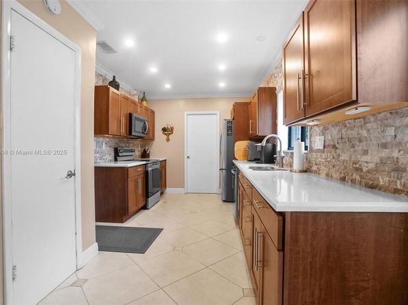 13317 NW 8th Ct, Sunrise FL 33325