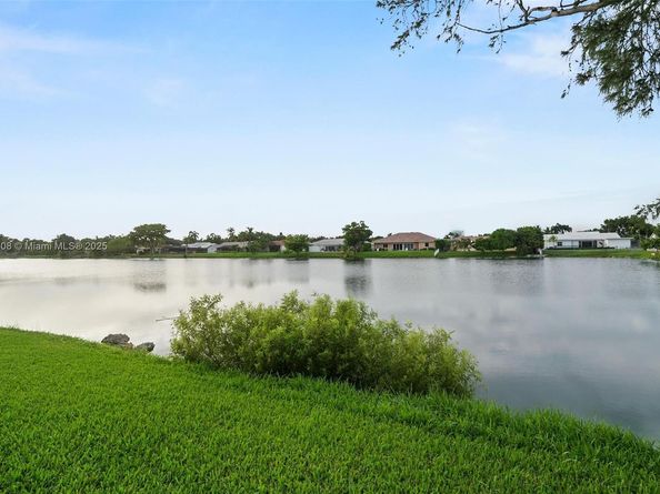 13317 NW 8th Ct, Sunrise FL 33325