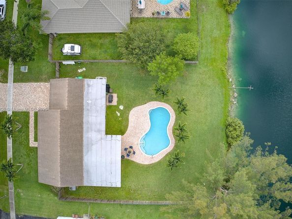 13317 NW 8th Ct, Sunrise FL 33325
