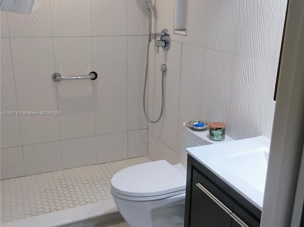 612 NE 27th Ave, Hallandale Beach FL 33009