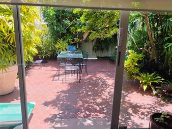 612 NE 27th Ave