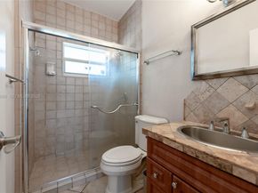 2225 NE 123rd St 215, North Miami FL 33181