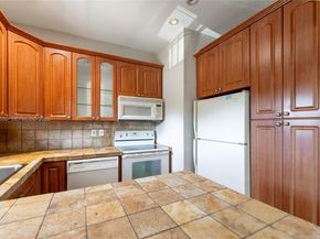 2225 NE 123rd St 215, North Miami FL 33181