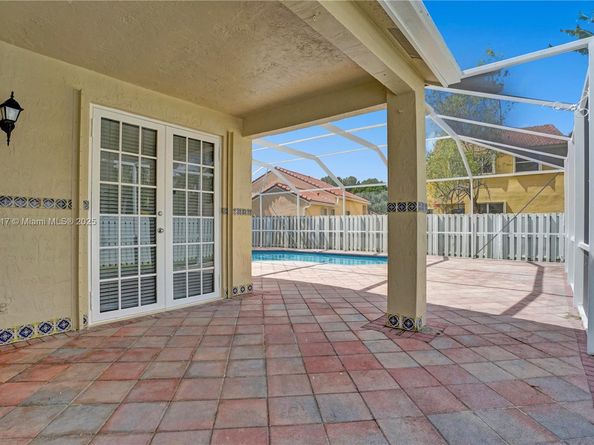 797 Chimney Rock Rd, Weston FL 33327