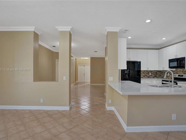 797 Chimney Rock Rd, Weston FL 33327