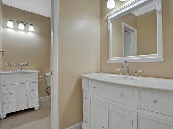 797 Chimney Rock Rd, Weston FL 33327