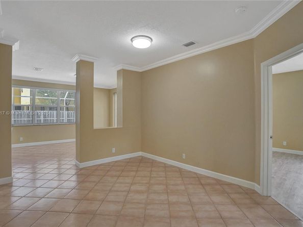 797 Chimney Rock Rd, Weston FL 33327
