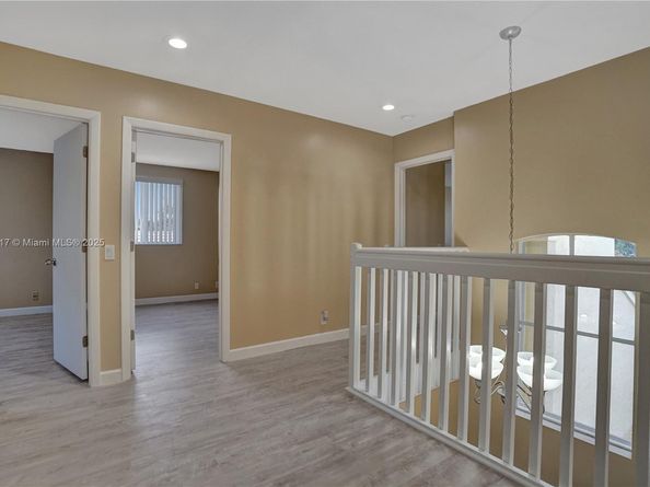 797 Chimney Rock Rd, Weston FL 33327