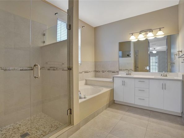 797 Chimney Rock Rd, Weston FL 33327