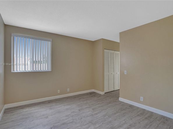 797 Chimney Rock Rd, Weston FL 33327