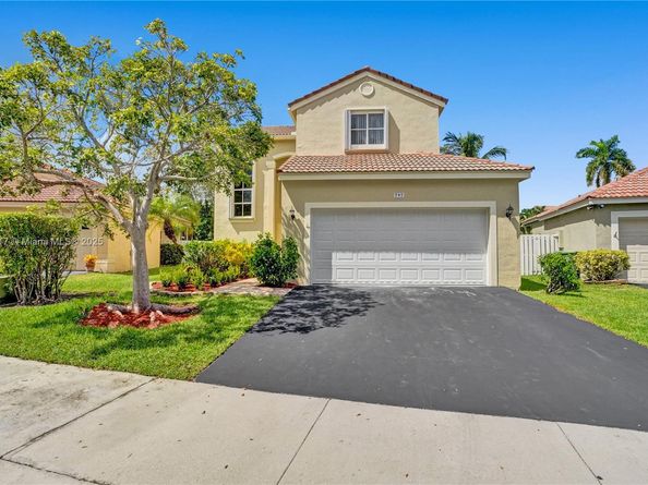 797 Chimney Rock Rd, Weston FL 33327