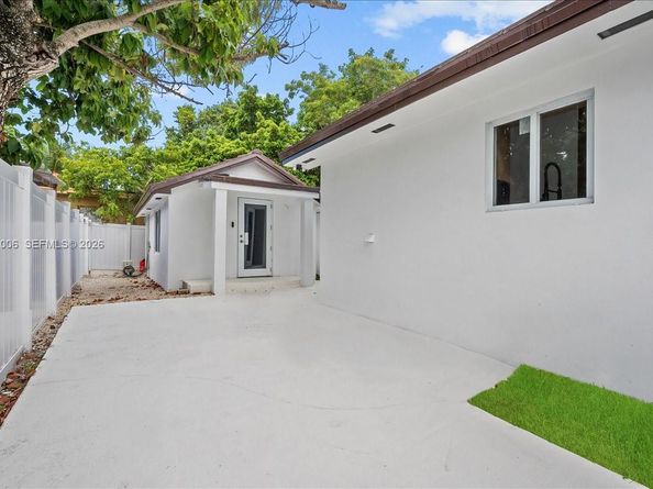 3389 NW 14th Ave, Miami FL 33142