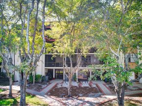 671 NE 195th St 329E, Miami FL 33179