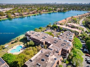 671 NE 195th St 329E, Miami FL 33179