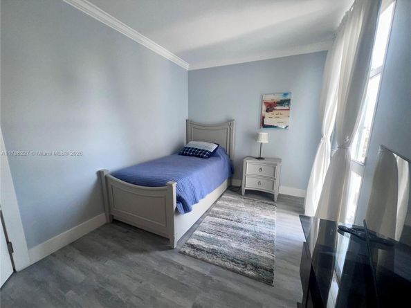 3625 N Country Club Dr 902, Aventura FL 33180