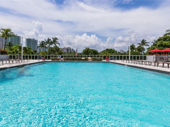 3625 N Country Club Dr 902, Aventura FL 33180