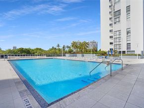 3625 N Country Club Dr 902, Aventura FL 33180