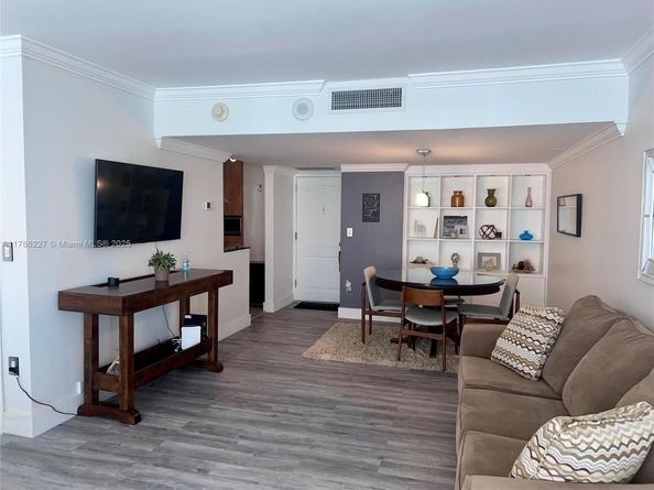 3625 N Country Club Dr 902, Aventura FL 33180