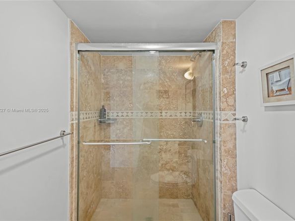 3625 N Country Club Dr 902, Aventura FL 33180