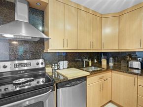 3625 N Country Club Dr 902, Aventura FL 33180