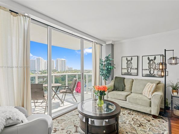3625 N Country Club Dr 902, Aventura FL 33180