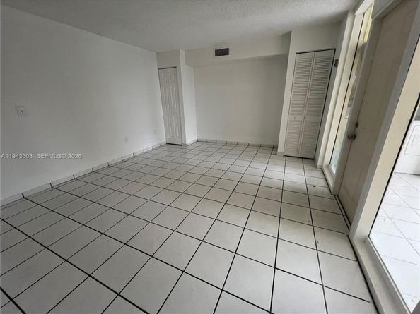 1104 W 44th St 87, Hialeah FL 33012